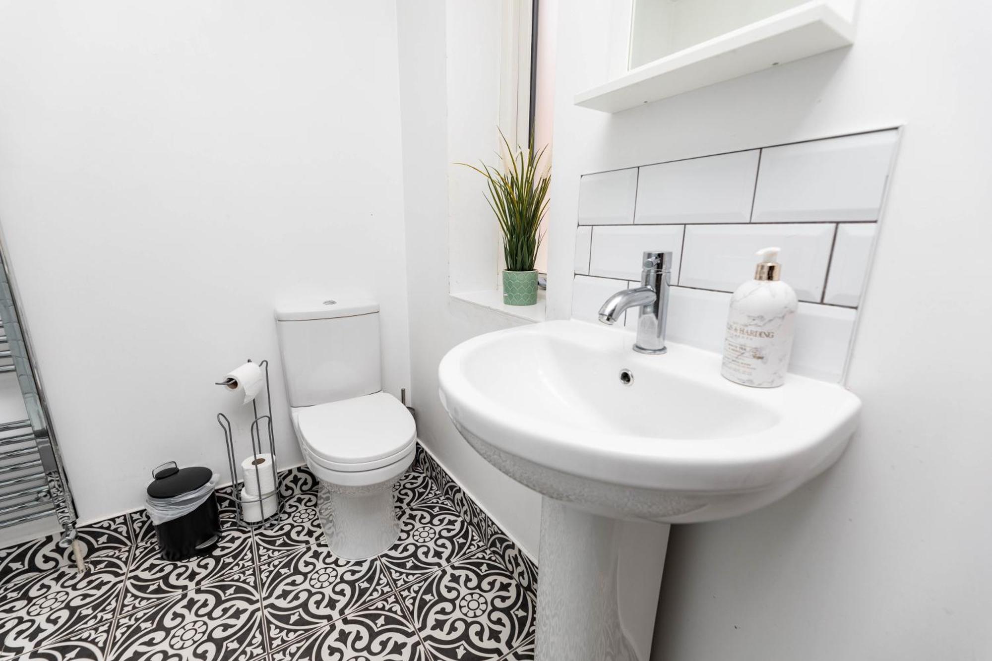 2 Bedroom Centre House With Ensuite Next To Music Arena * Leeds (West Yorkshire)