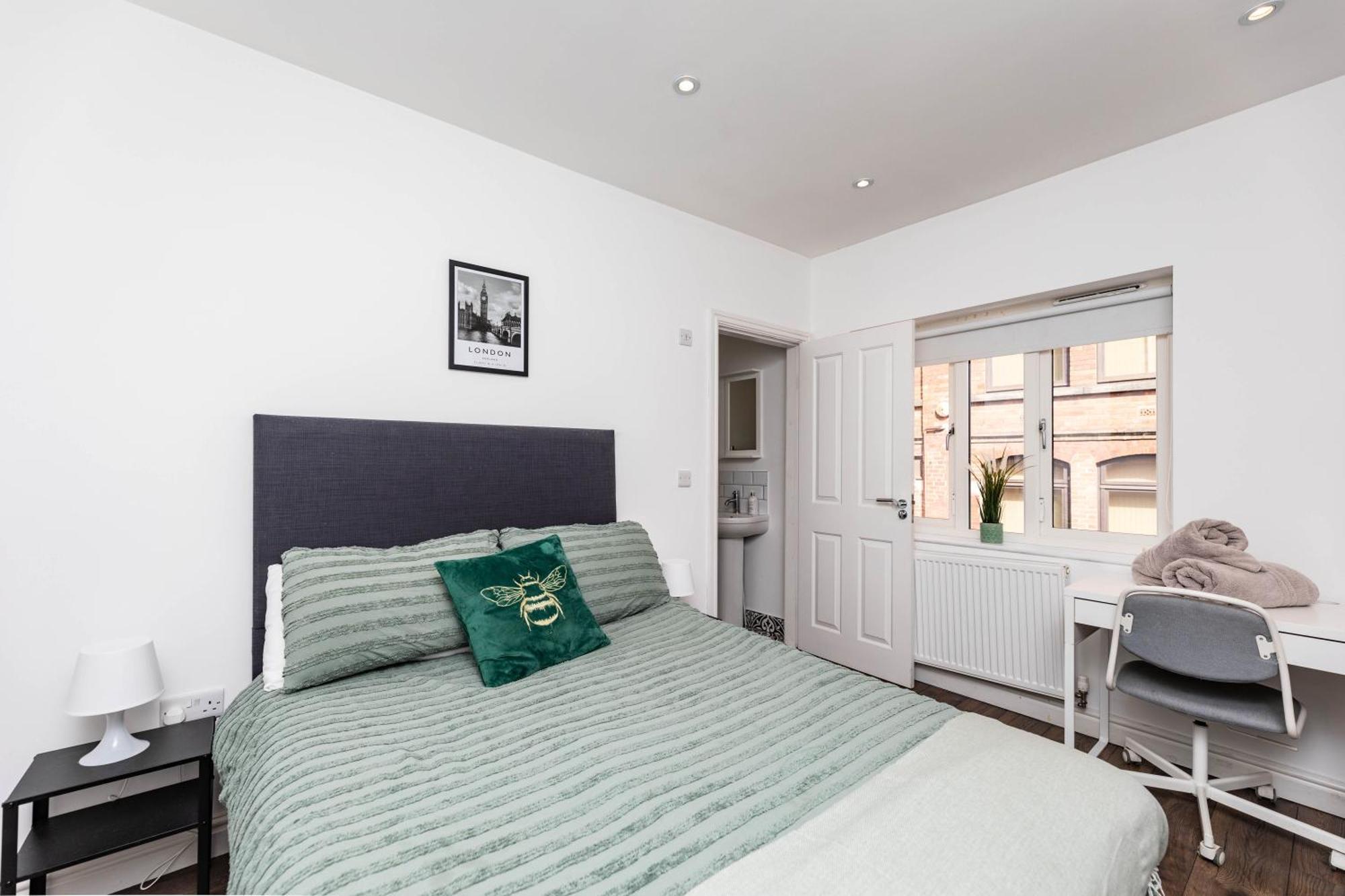 2 Bedroom Centre House With Ensuite Next To Music Arena Appartement