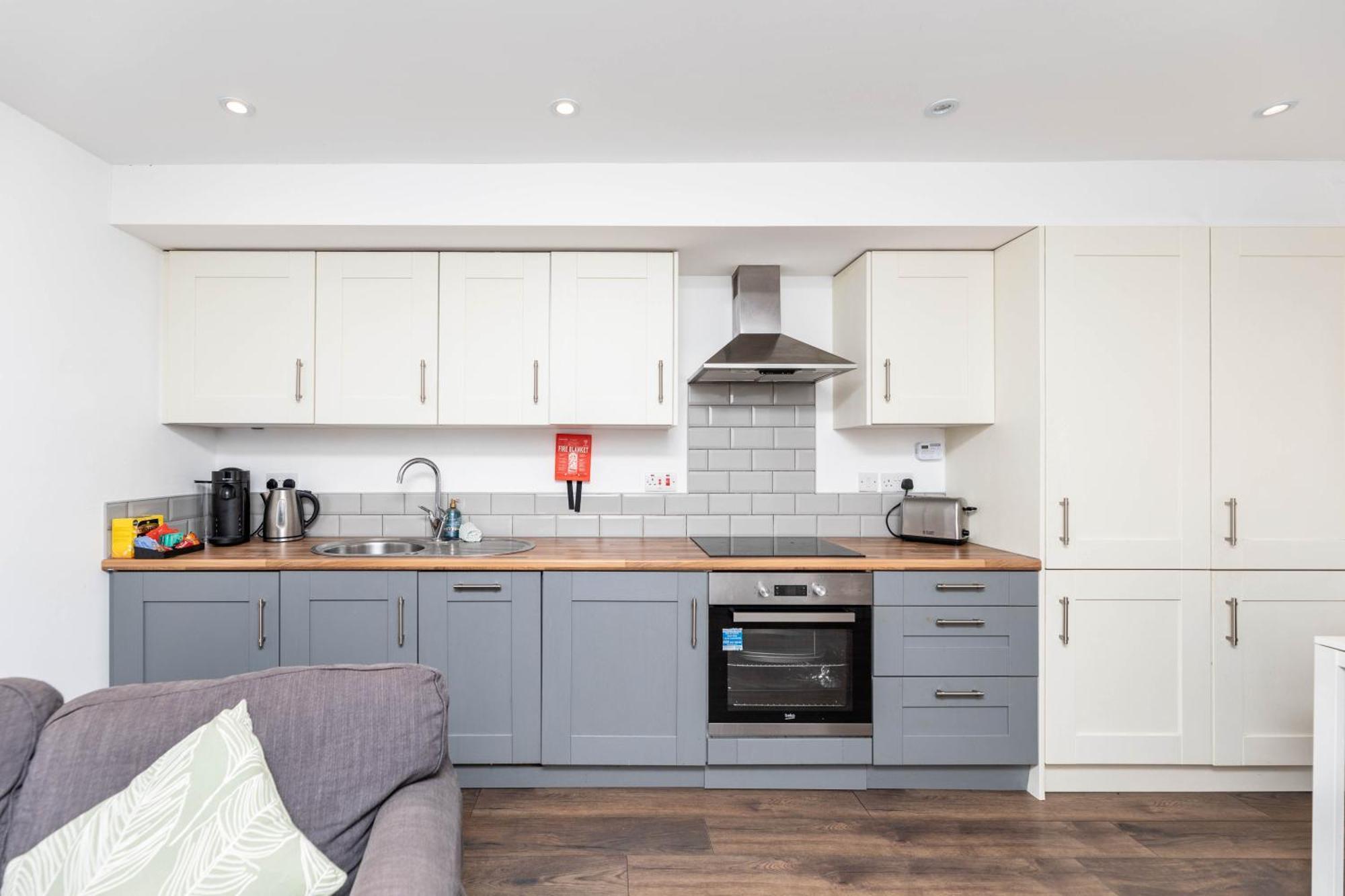 Appartement 2 Bedroom Centre House With Ensuite Next To Music Arena *