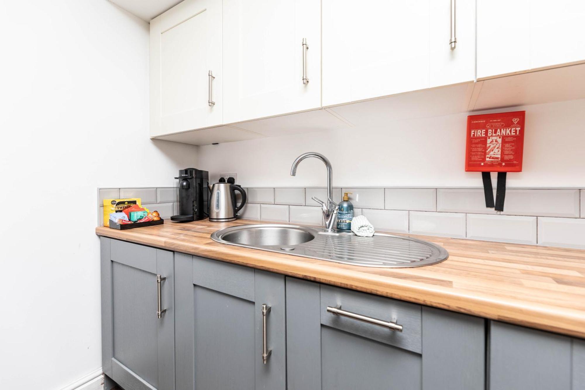 2 Bedroom Centre House With Ensuite Next To Music Arena *