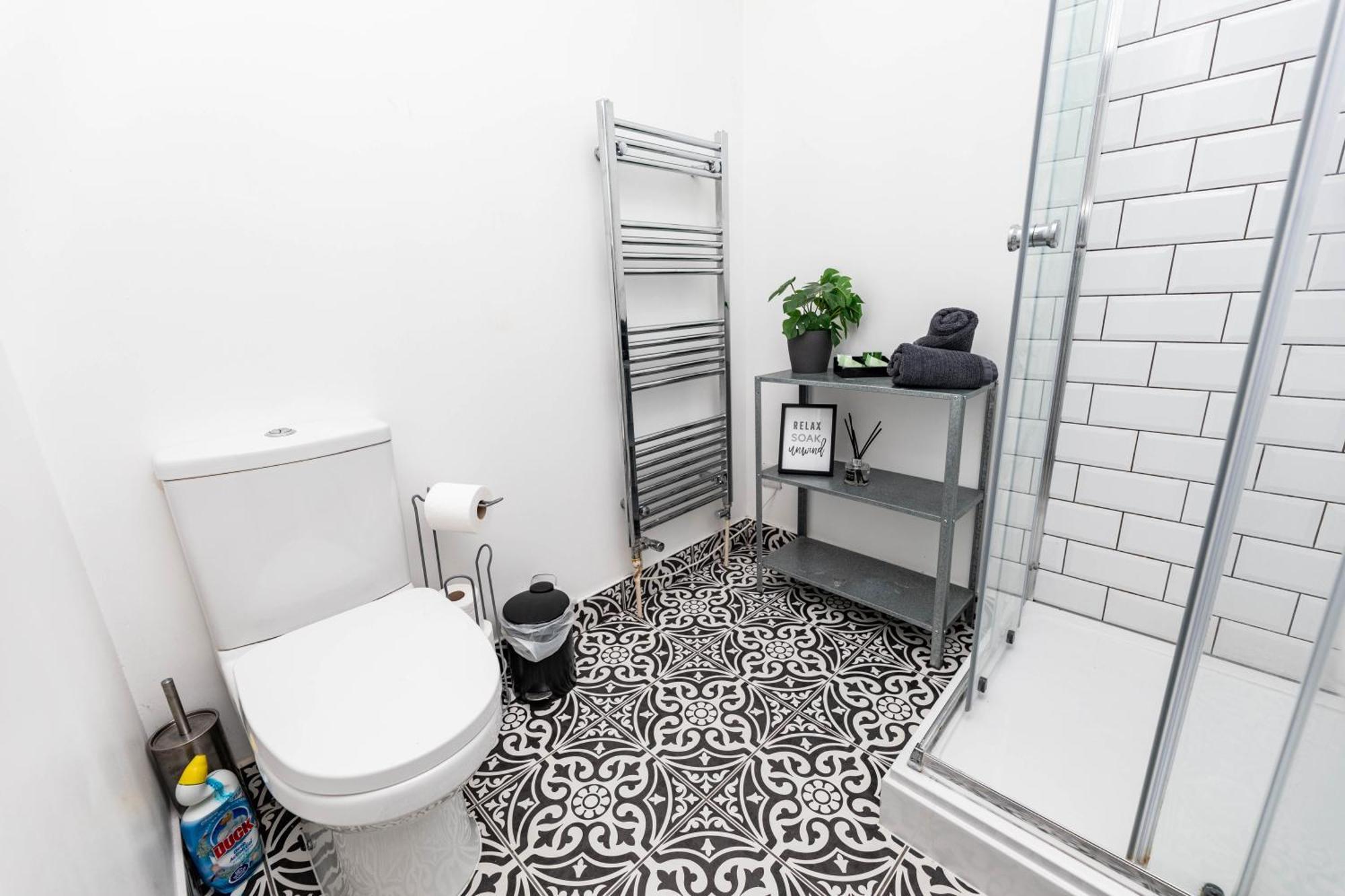 Appartement 2 Bedroom Centre House With Ensuite Next To Music Arena *