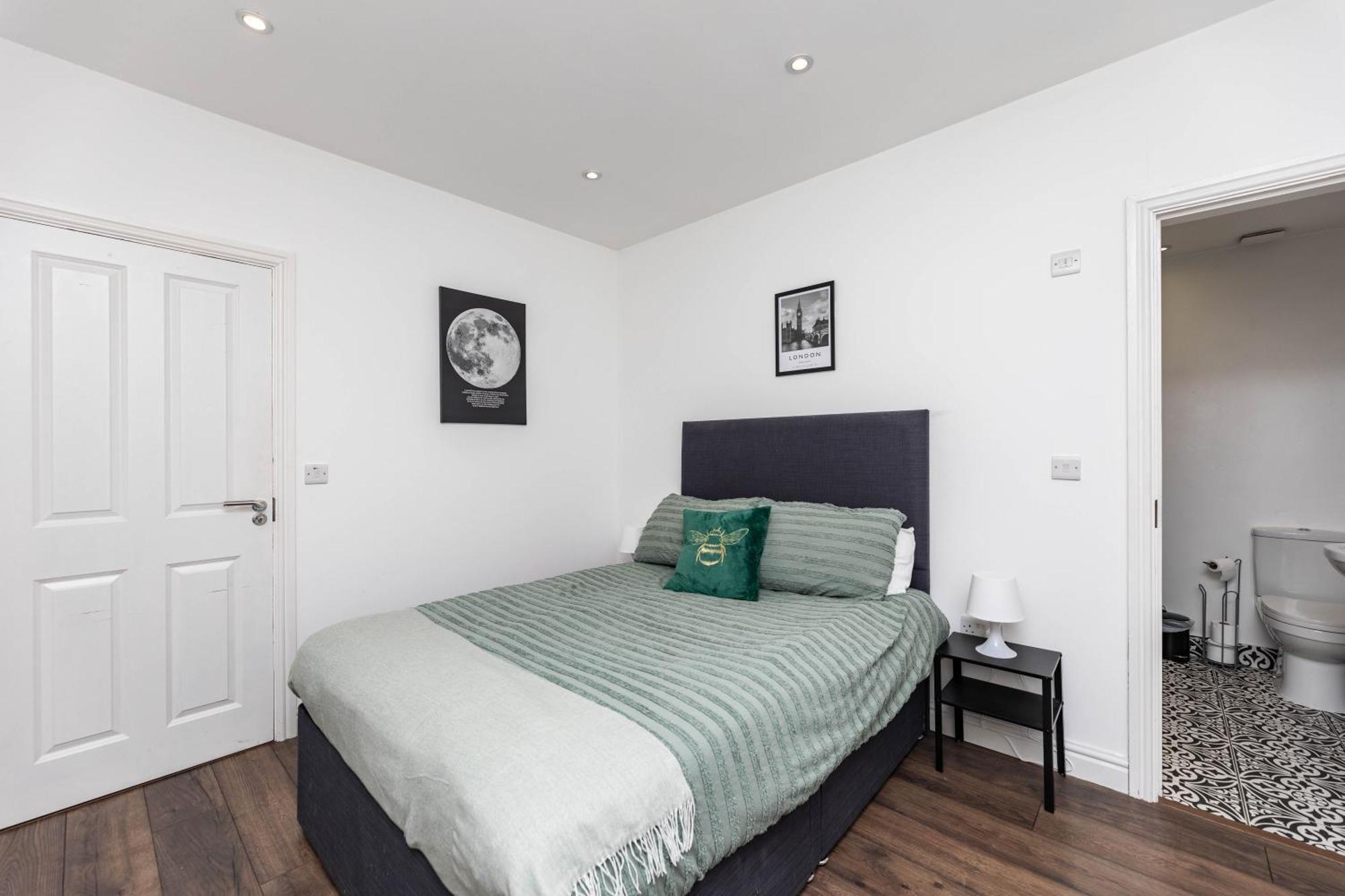 Appartement 2 Bedroom Centre House With Ensuite Next To Music Arena *
