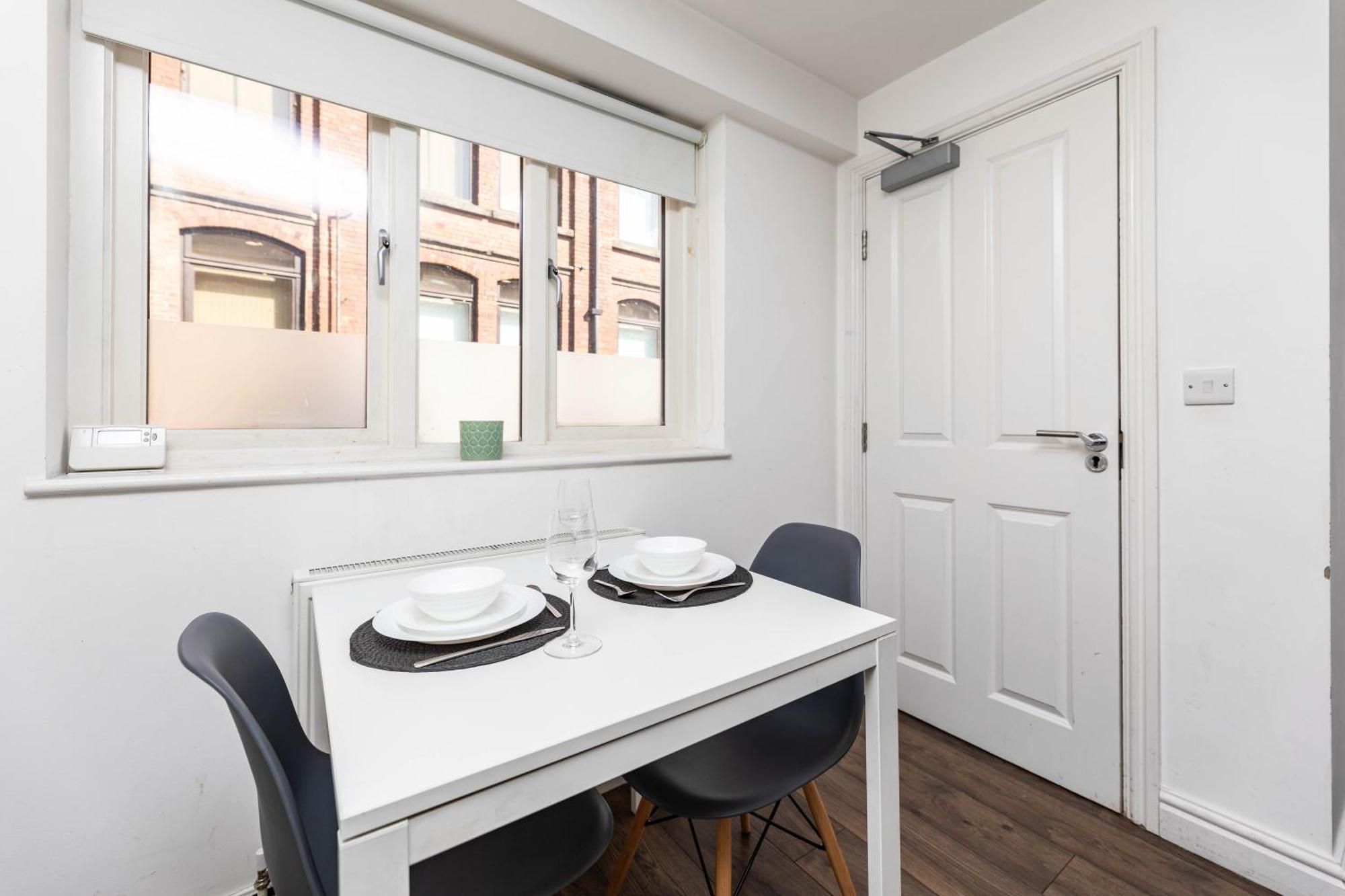 Appartement 2 Bedroom Centre House With Ensuite Next To Music Arena