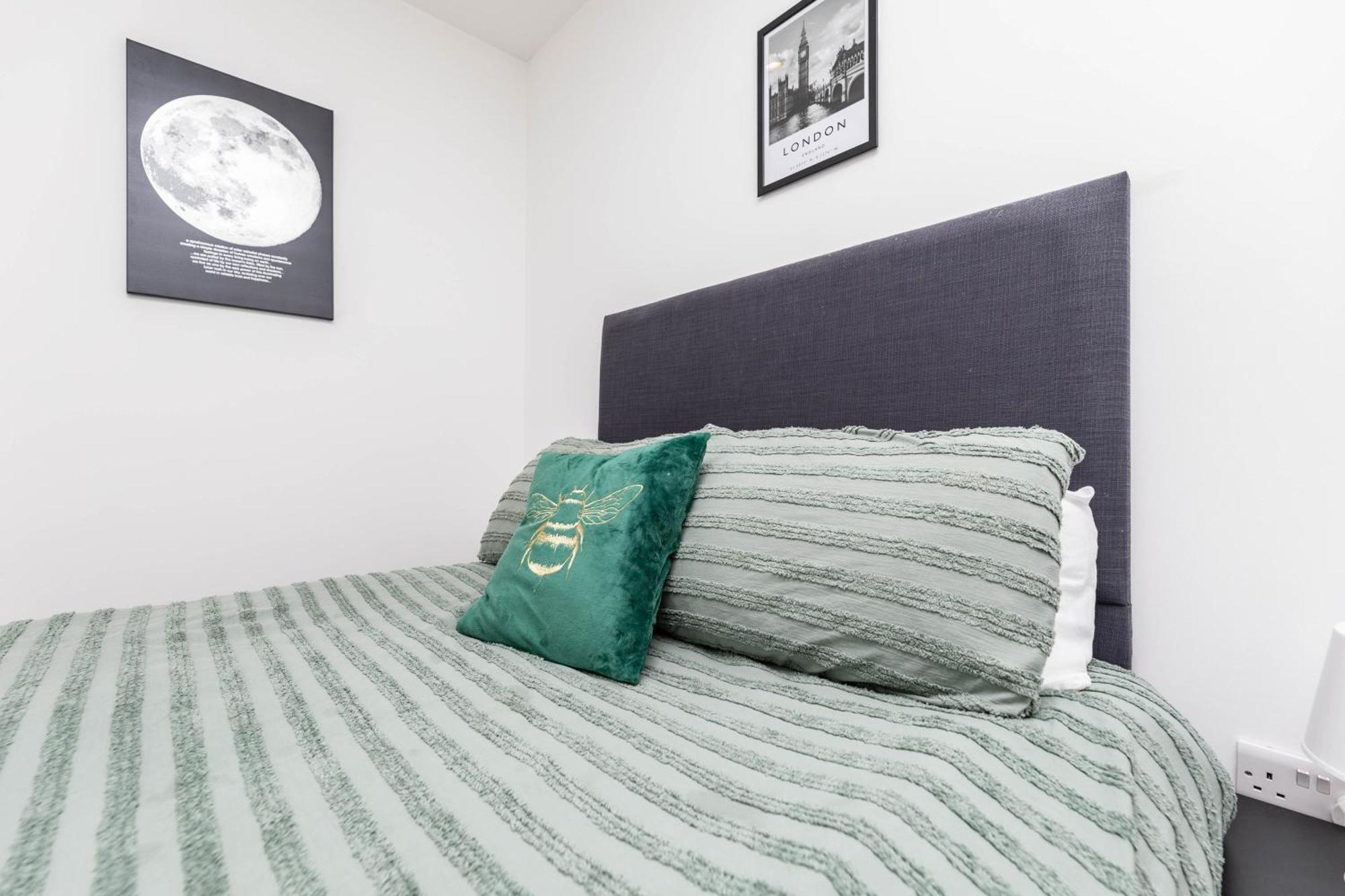 2 Bedroom Centre House With Ensuite Next To Music Arena *