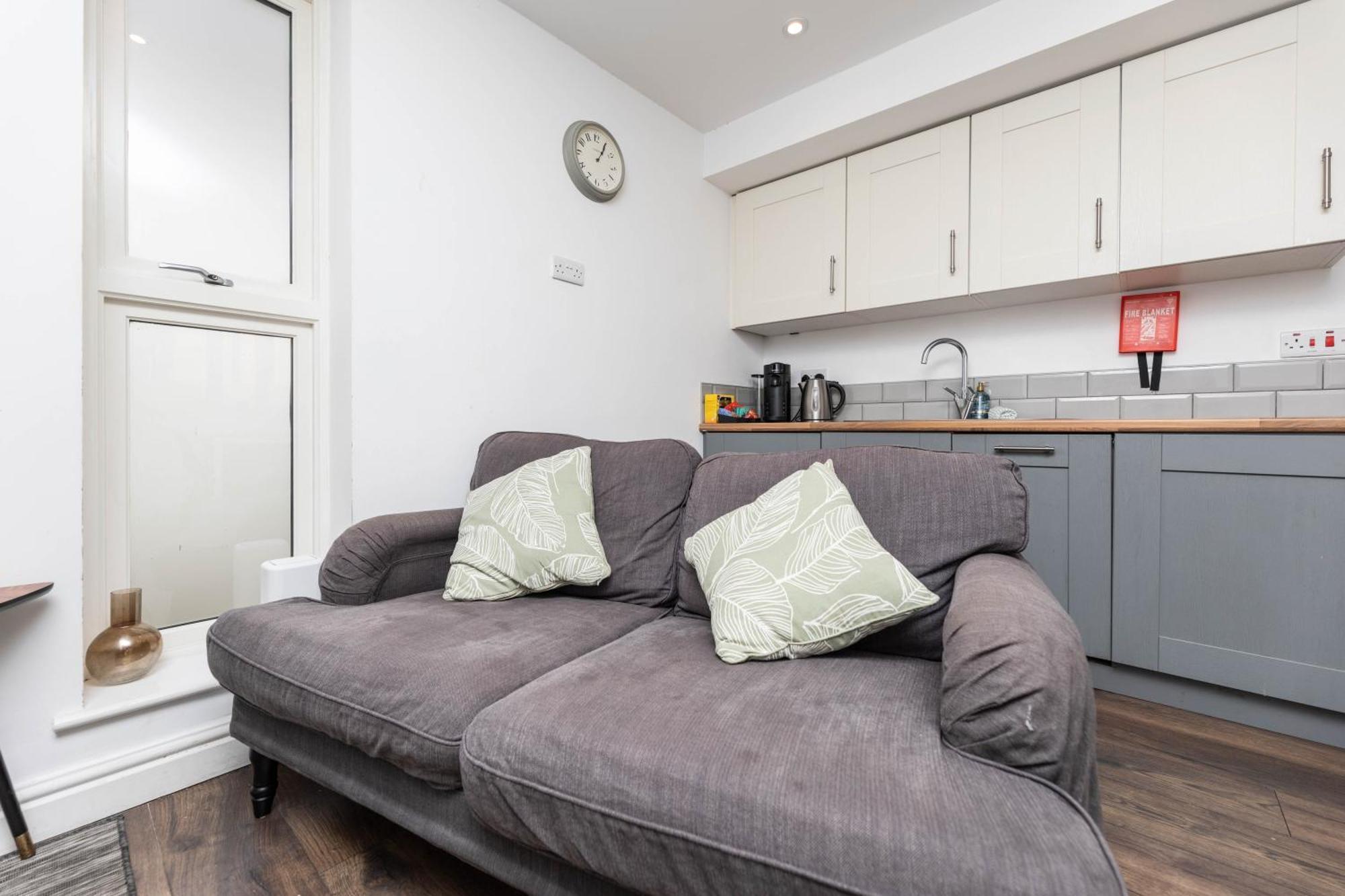 2 Bedroom Centre House With Ensuite Next To Music Arena Leeds (West Yorkshire)